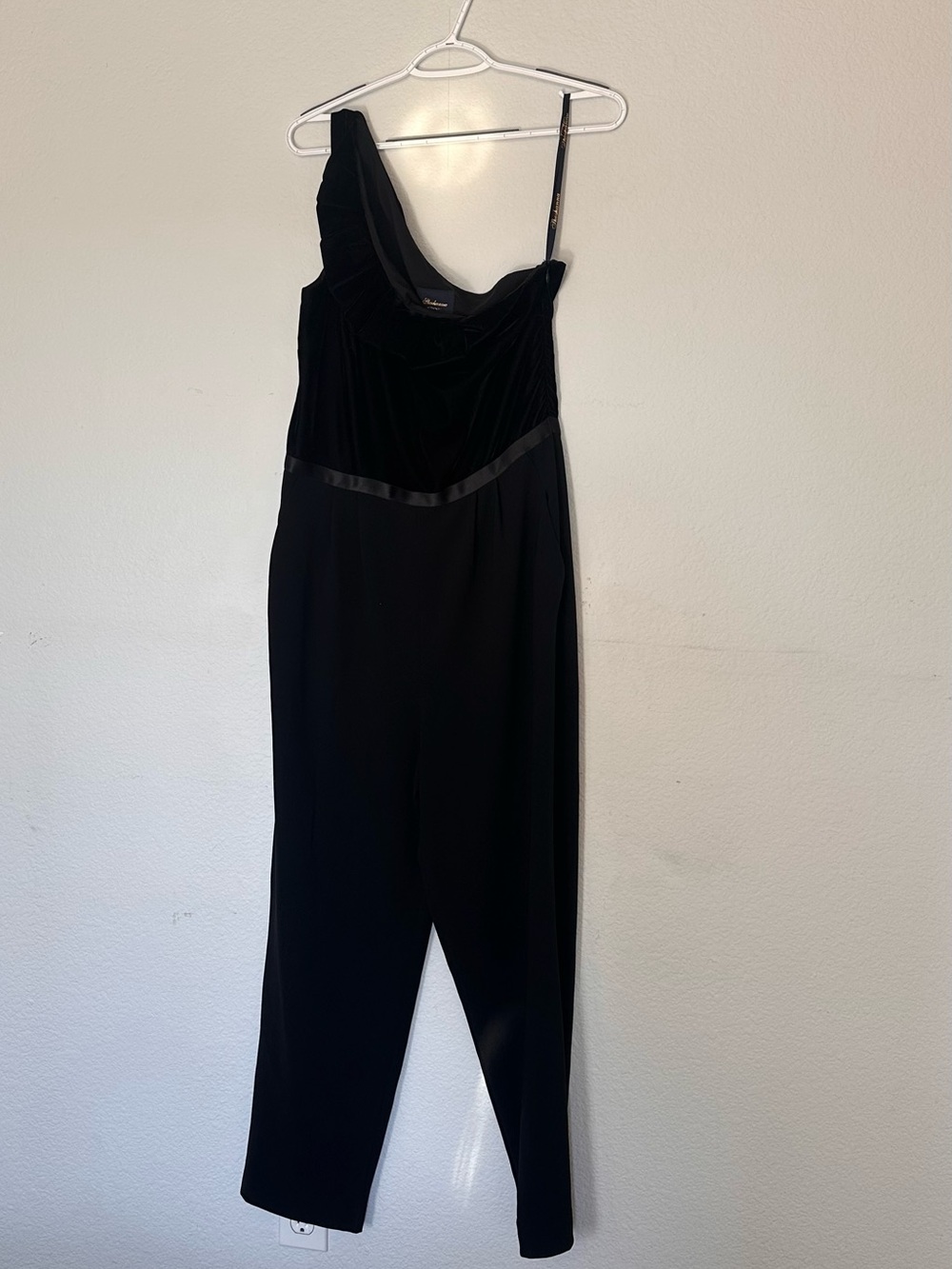 Shoshanna Midnight Black Velvet One-Shoulder Jumpsuit Size 8 Women’s NWT
